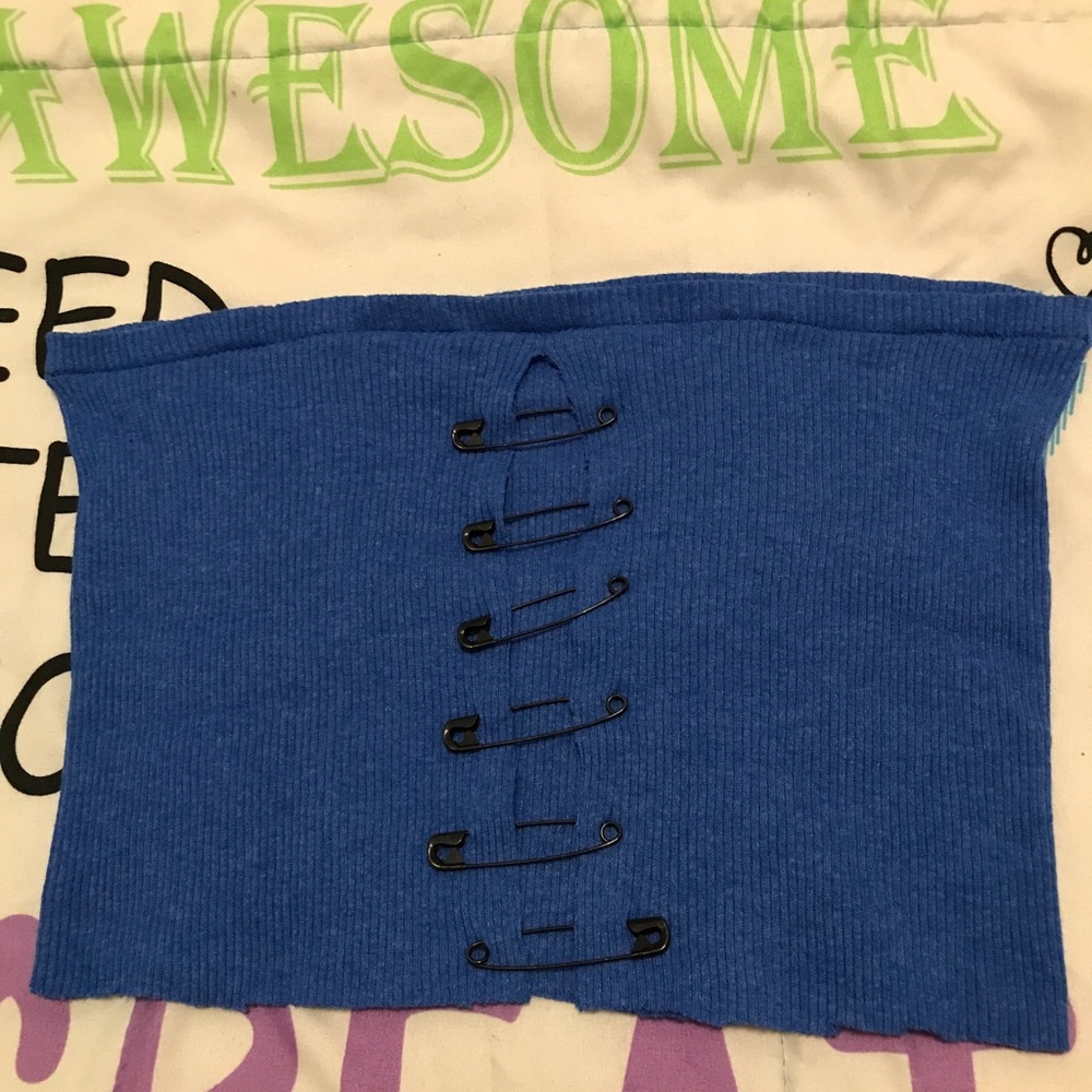 Bobbie pin crop top